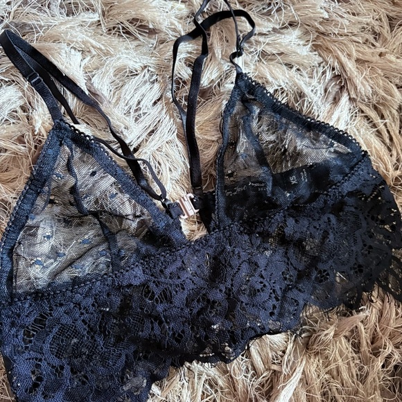 For Love And Lemons Black Lace Bra with Scalloped Edges - Picture 2 of 8
